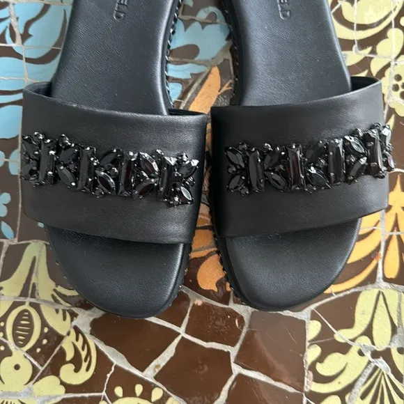KARL LAGERFELD “Bijou” Sandal Sz: 6.5